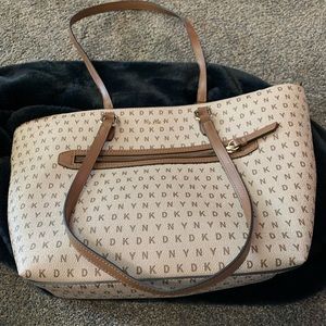 DKNY Tote 16x12